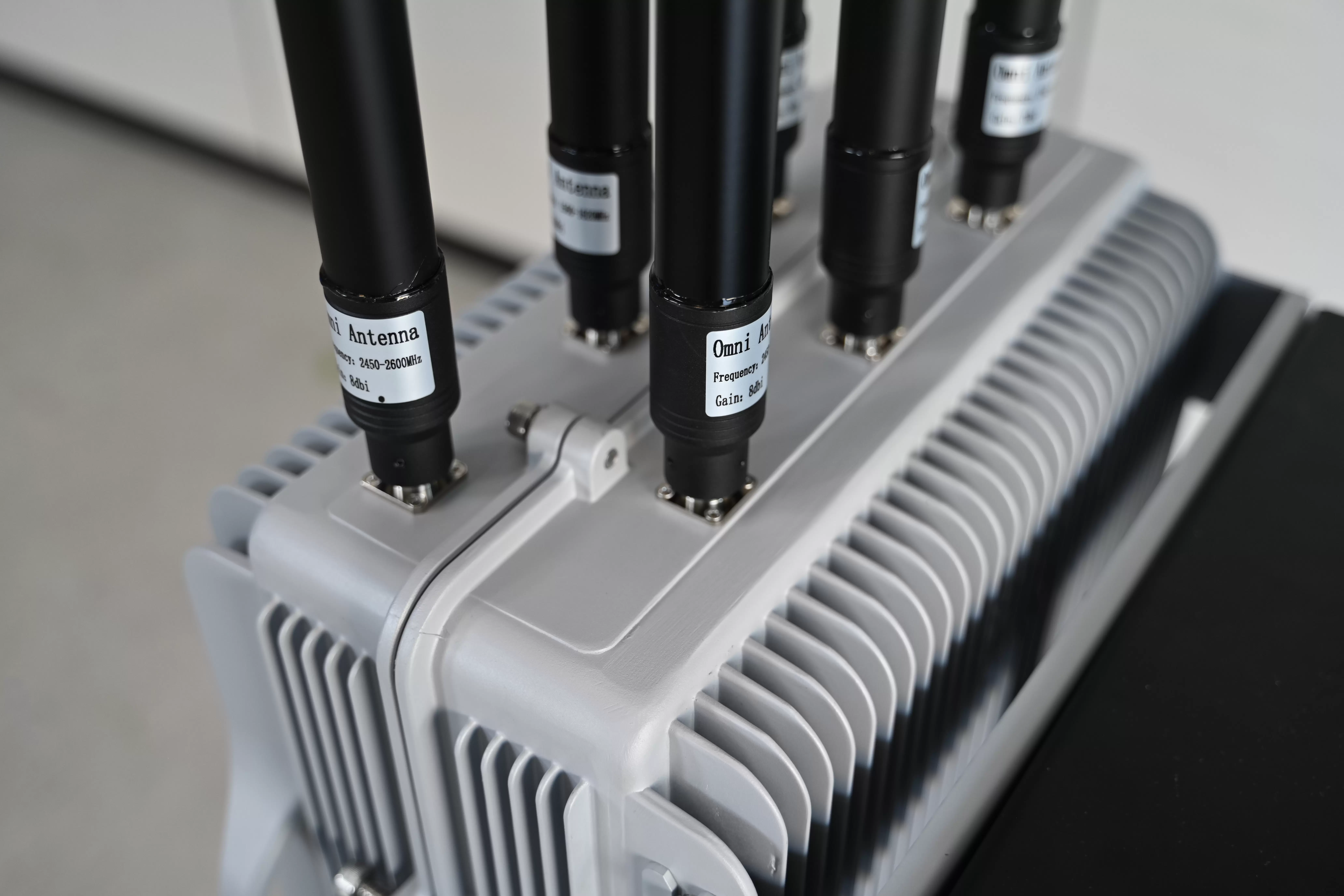 Стационарное устройство обнаружения и глушения дронов DR200-C