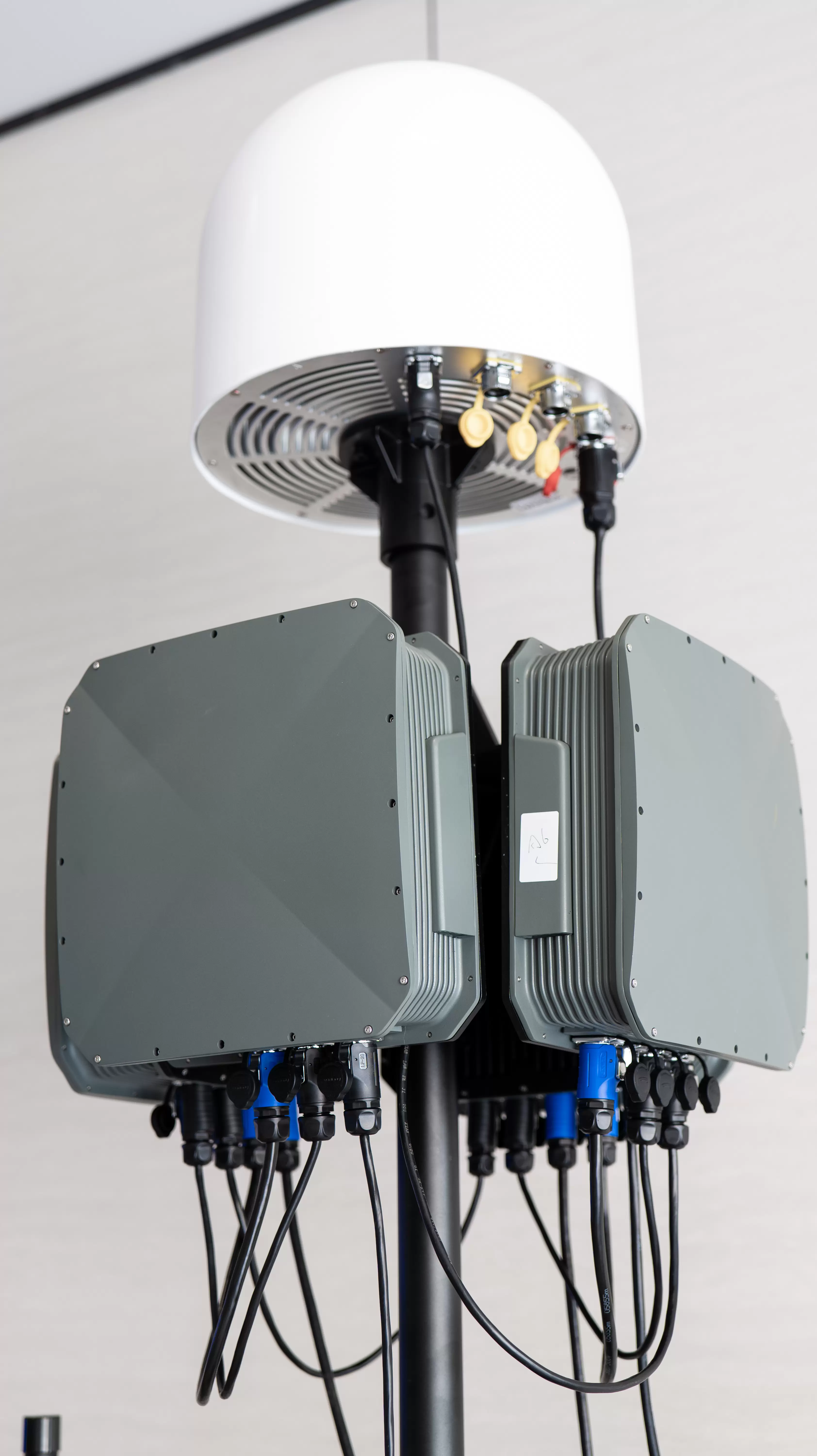 Стационарное устройство обнаружения и глушения дронов DR200-C