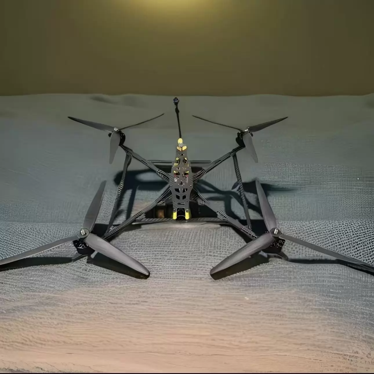 13A FPV 13-дюймовый FPV-дрон с ИИ-наведением и оптоволоконной передачей данных